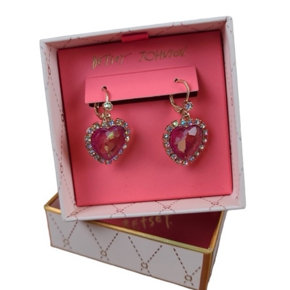 NWT ♥️⚜️💖 BETSEY JOHNSON Valentine Heart Shaped Earrings - Picture 4 of 12